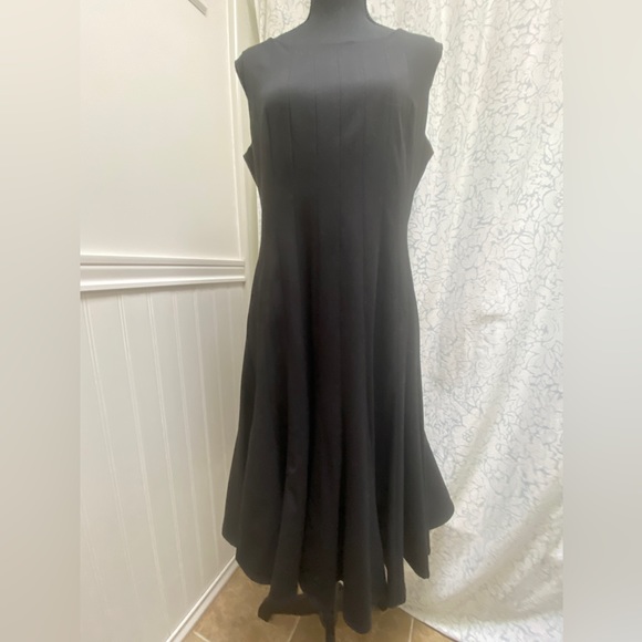 Calvin Klein black sleeveless dress Size12 Worn once zip up back swing skirt - Picture 2 of 11